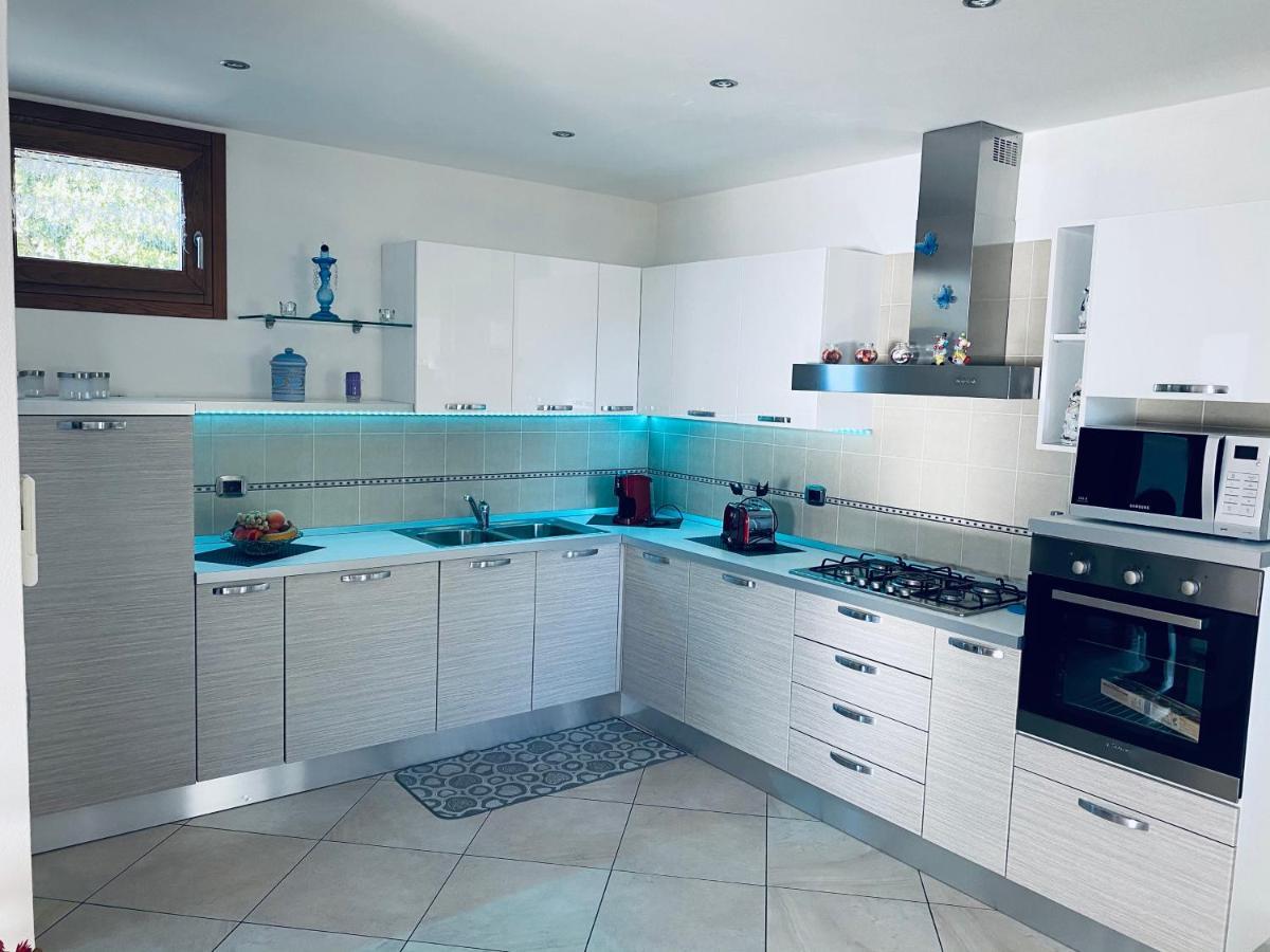 Lilli - Casa Sul Lago Dervio Bagian luar foto