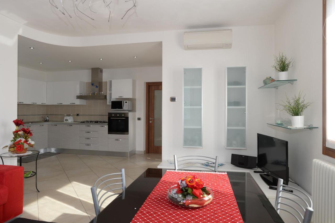 Lilli - Casa Sul Lago Dervio Bagian luar foto